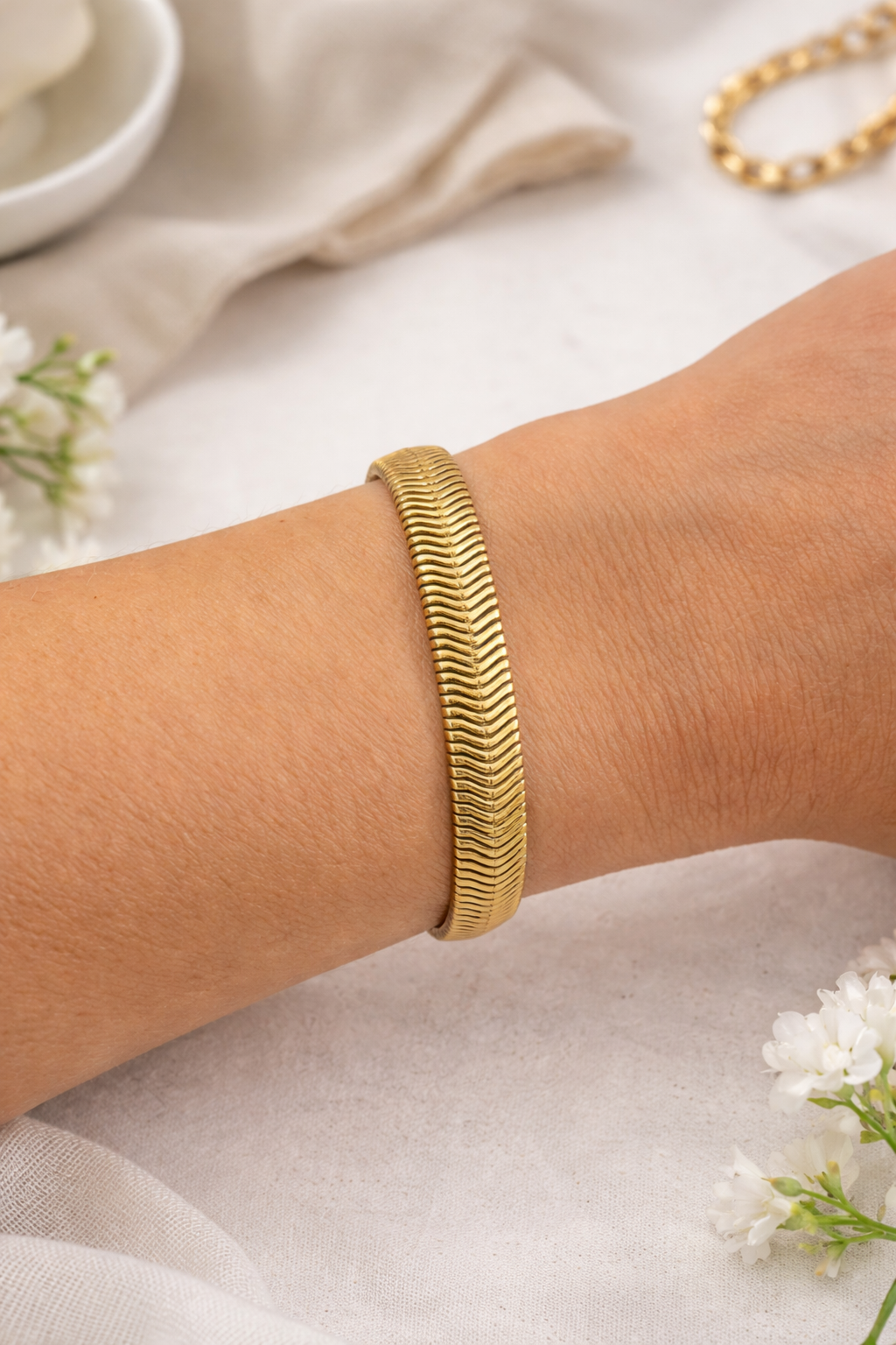 QUEEN OF THE DAY BRACELET