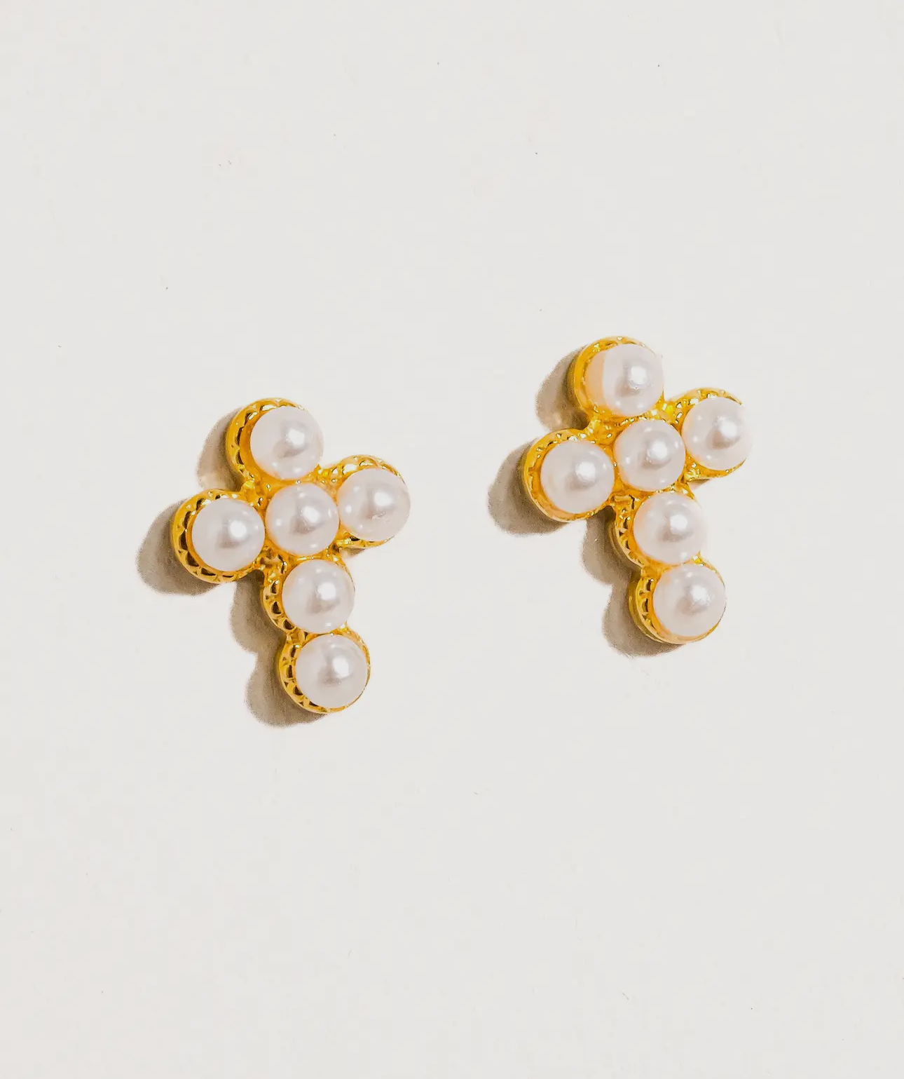 TELO PEARL CROSS STUD