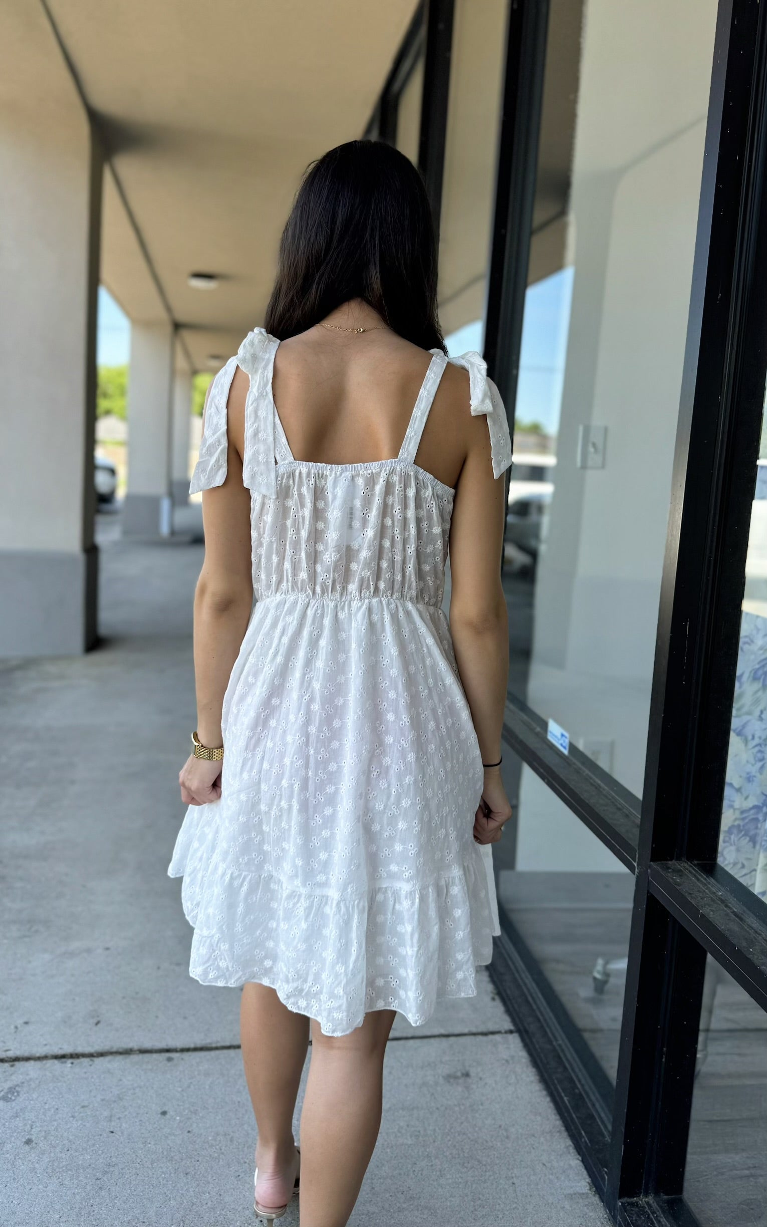 WHITE LACE DRESS