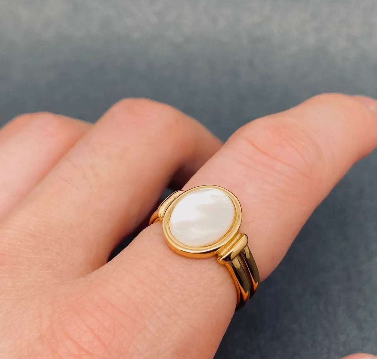 OVAL SHELL RING