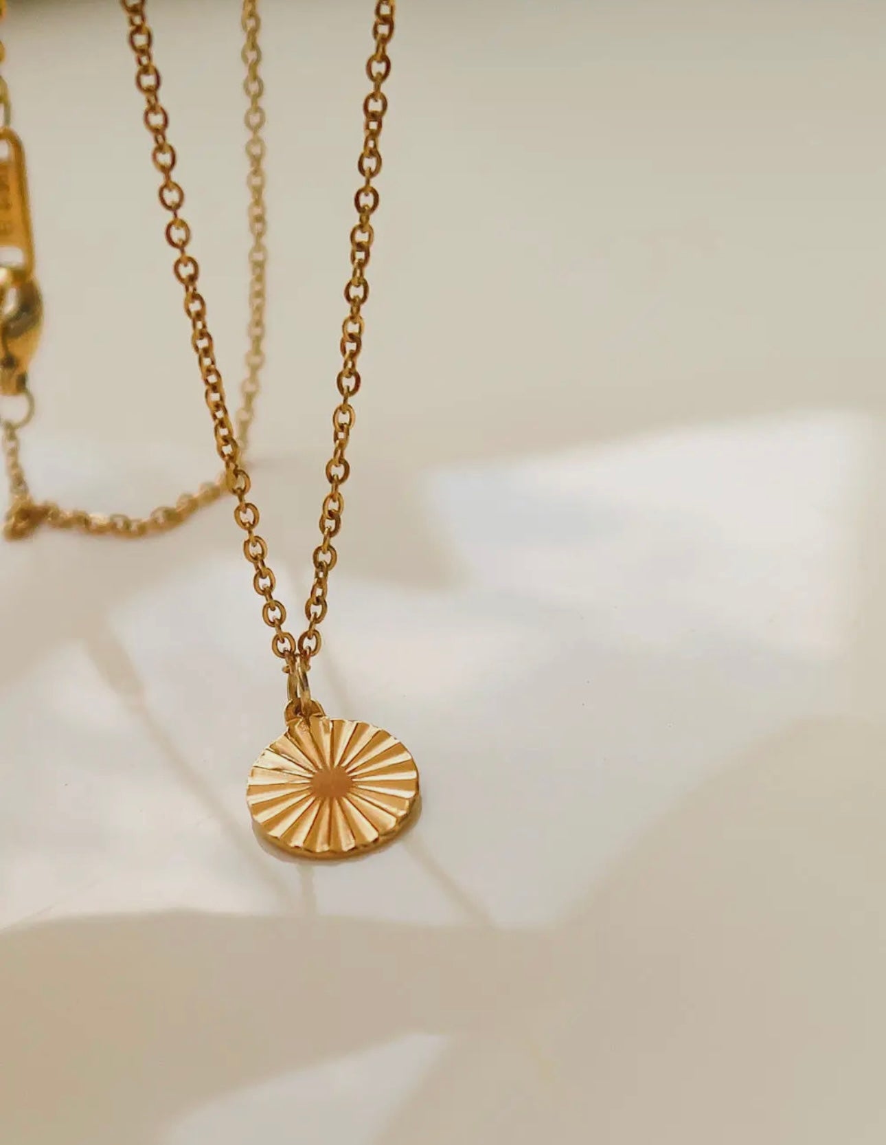 WR SUN GAZE NECKLACE