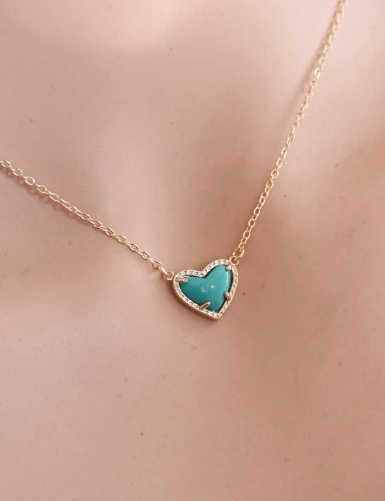 HEART CHARM NECKLACE