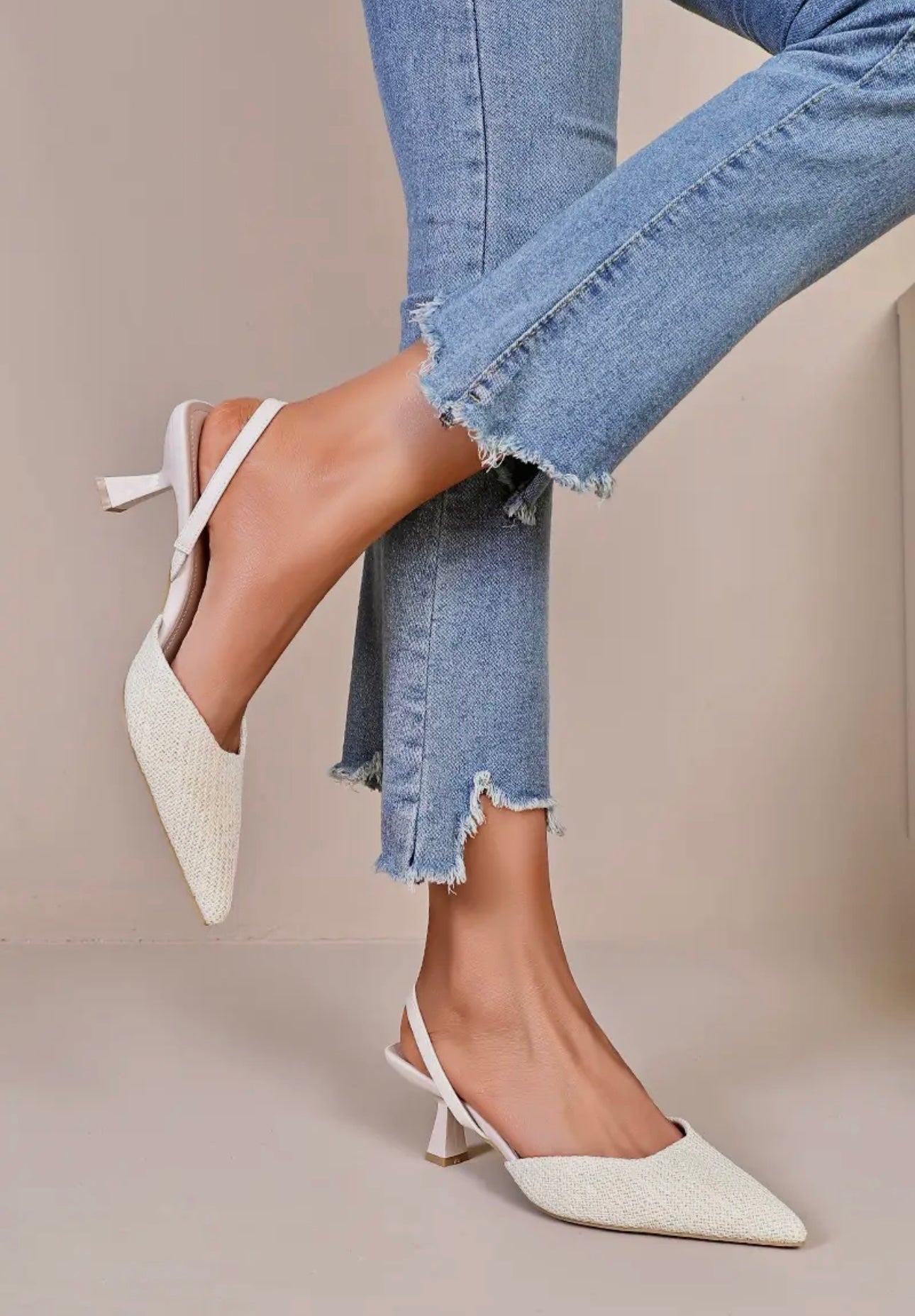 RAFFIA CLOSED TOE HEEL
