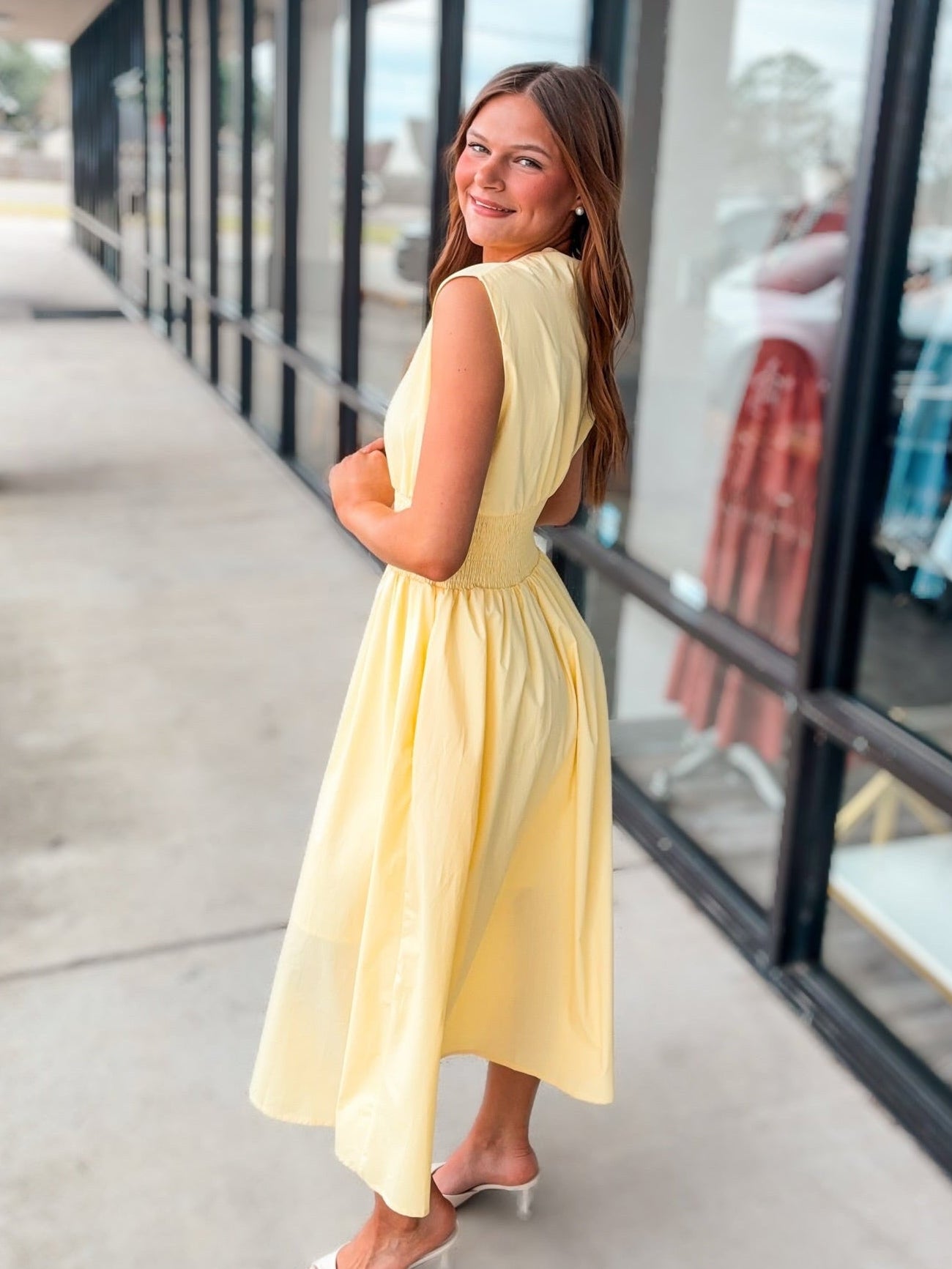 LATE BRUNCH, EARLY DINNER DRESS