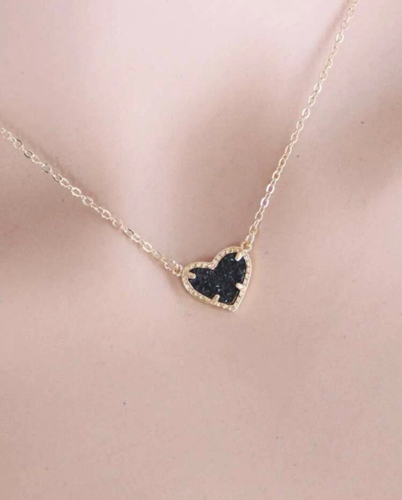 HEART CHARM NECKLACE