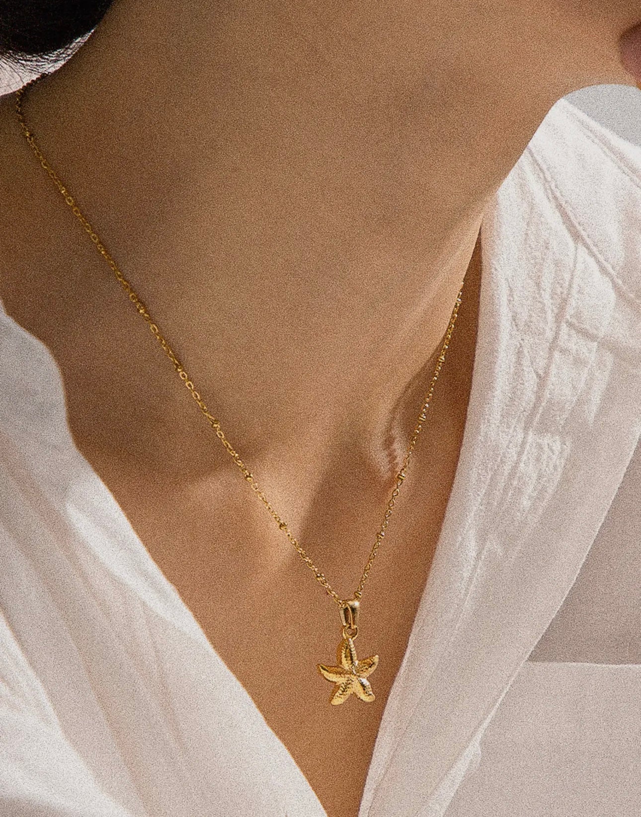 WR ASTRAIA STAR NECKLACE