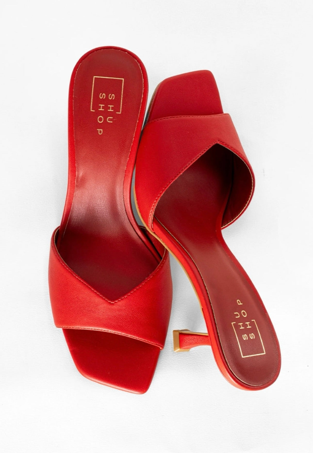 HOLIDAY RED HEEL