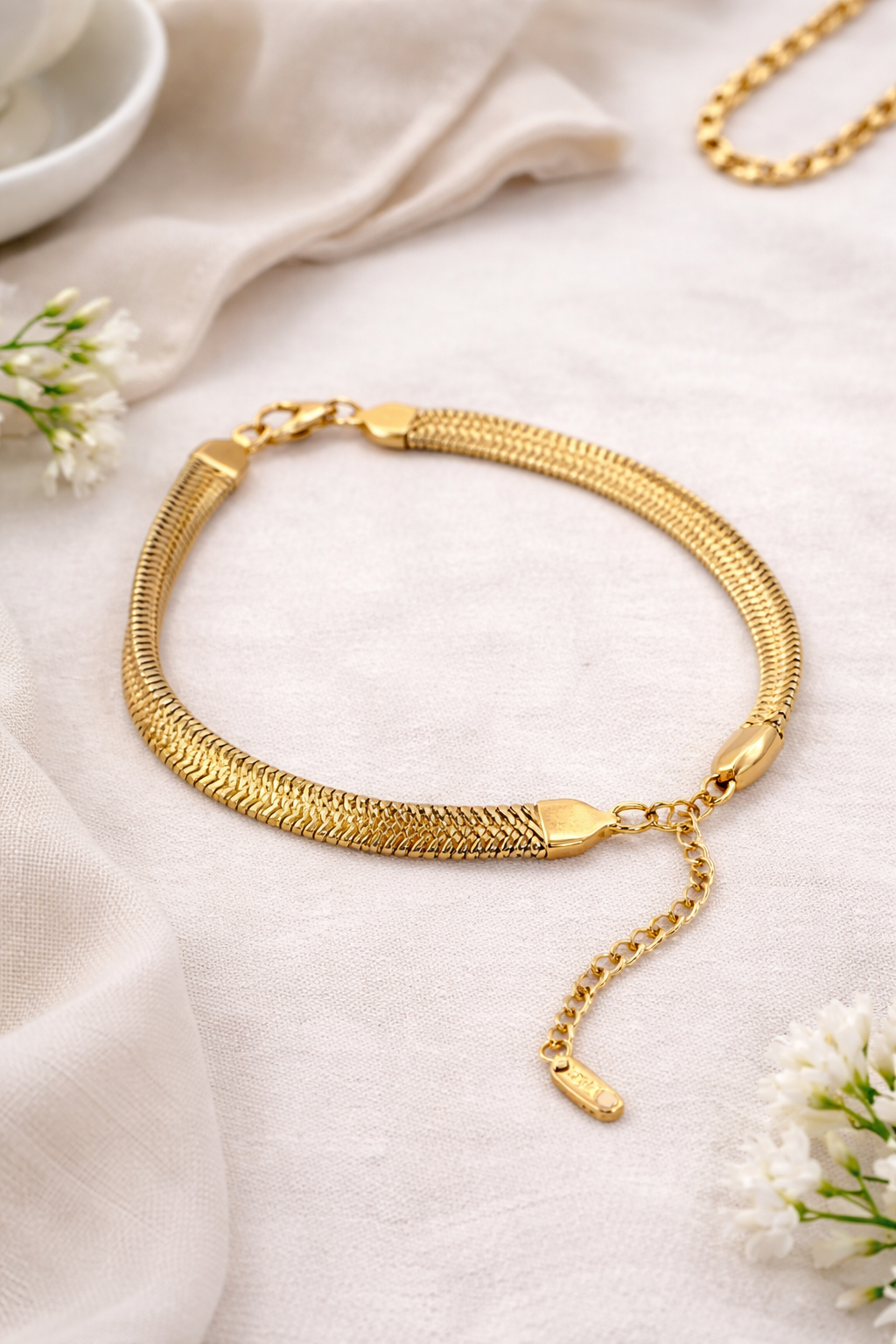 QUEEN OF THE DAY BRACELET