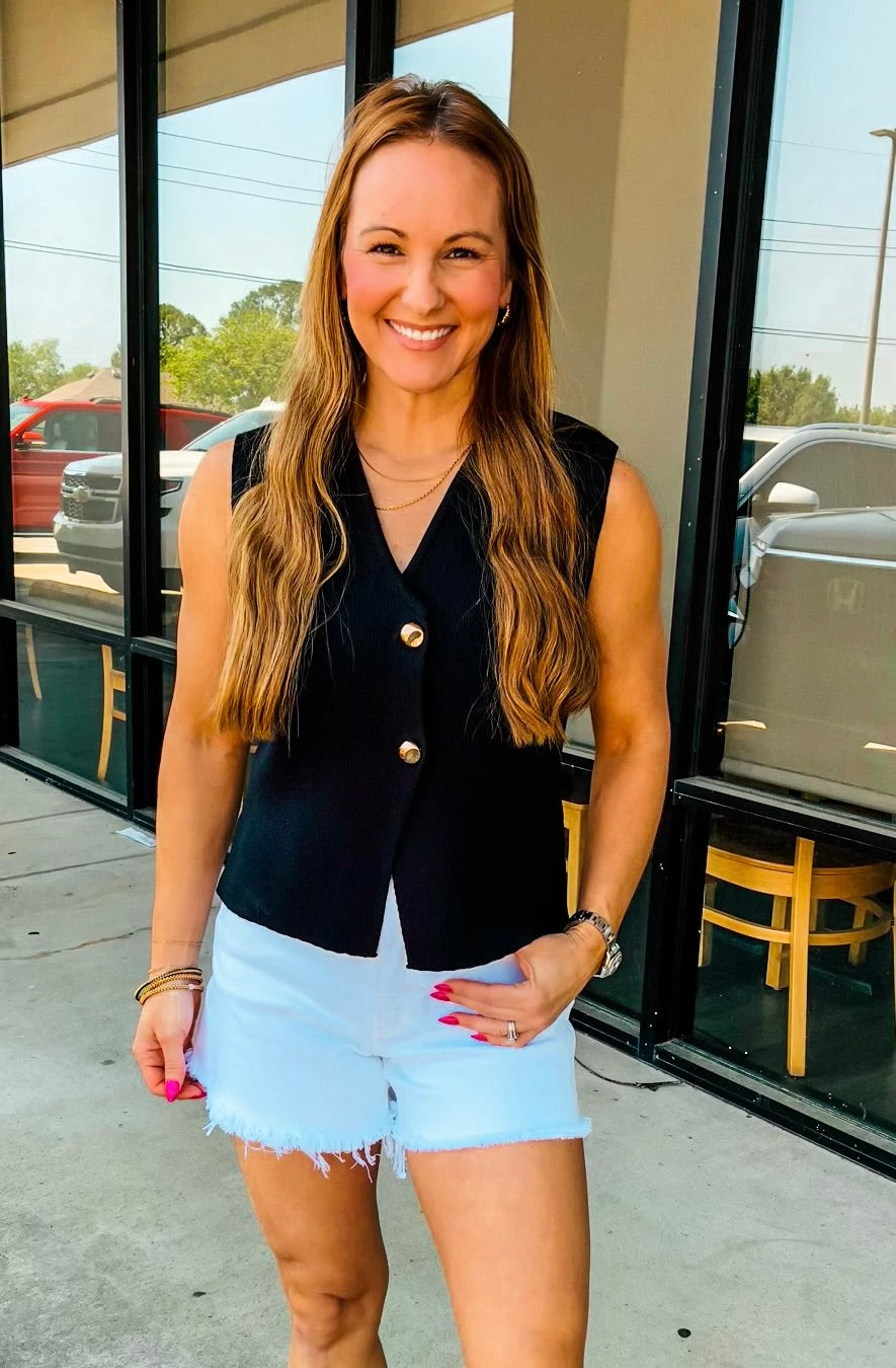 CHIC SWEATER VEST