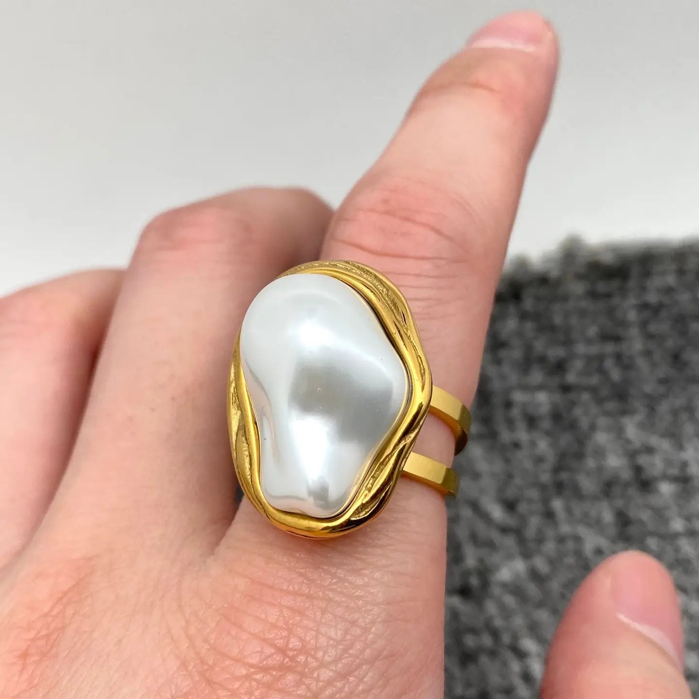 BAROQUE PEARL RING