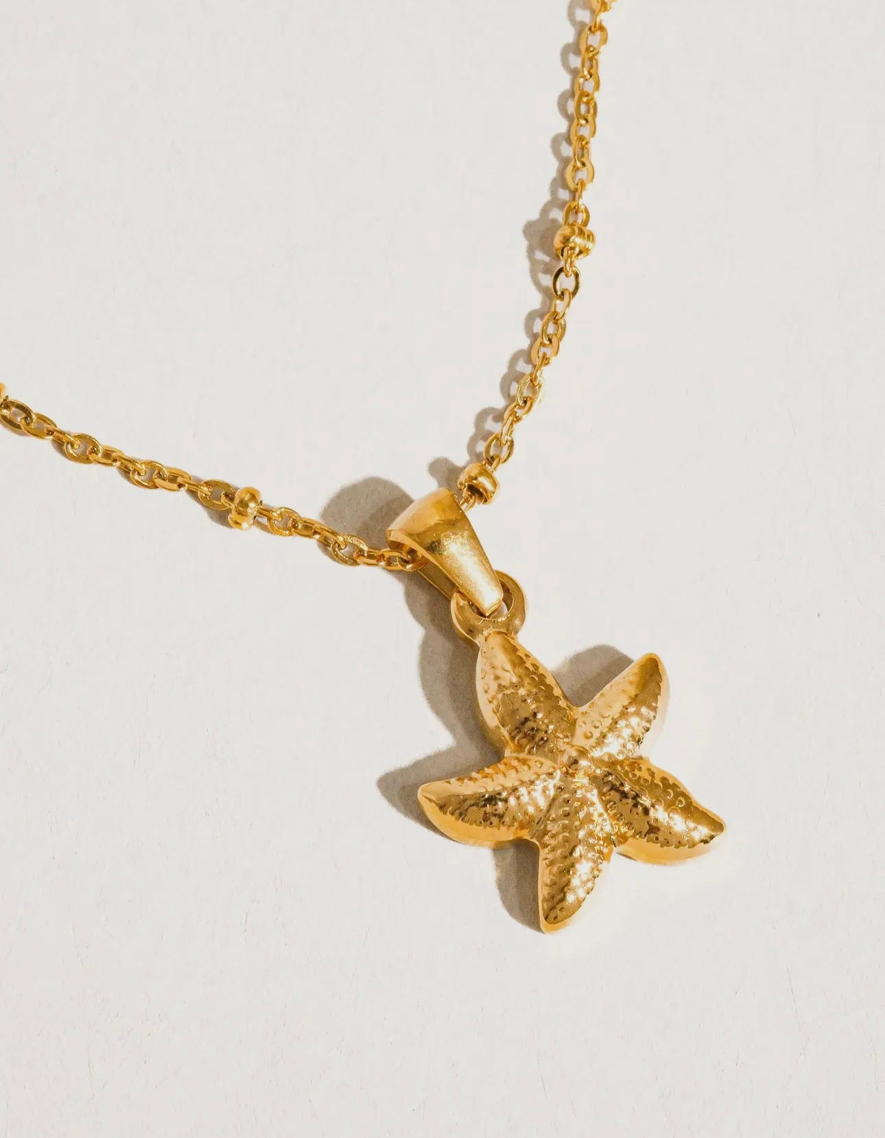 WR ASTRAIA STAR NECKLACE