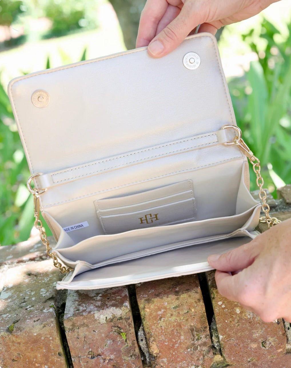 BRYNLEIGH CLUTCH