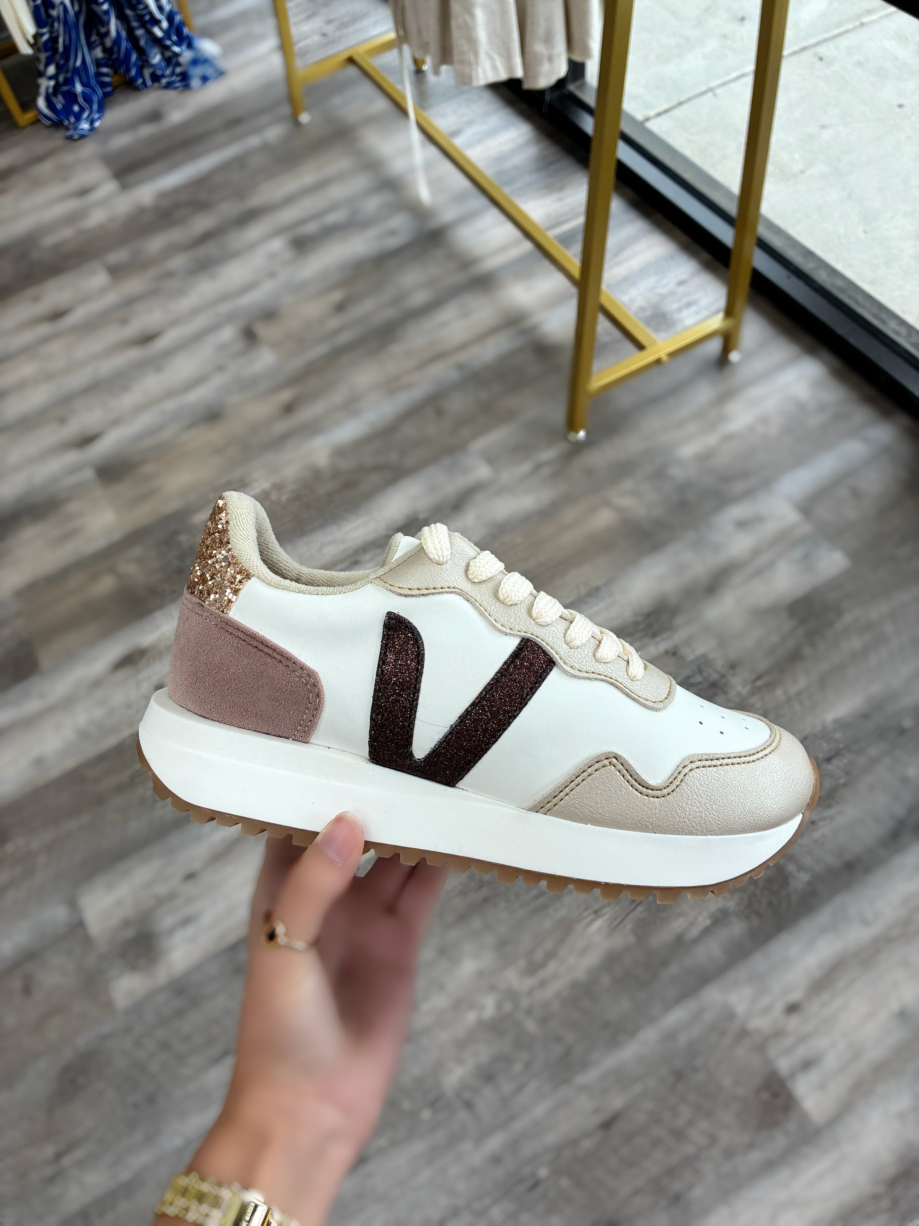 ACE SNEAKER