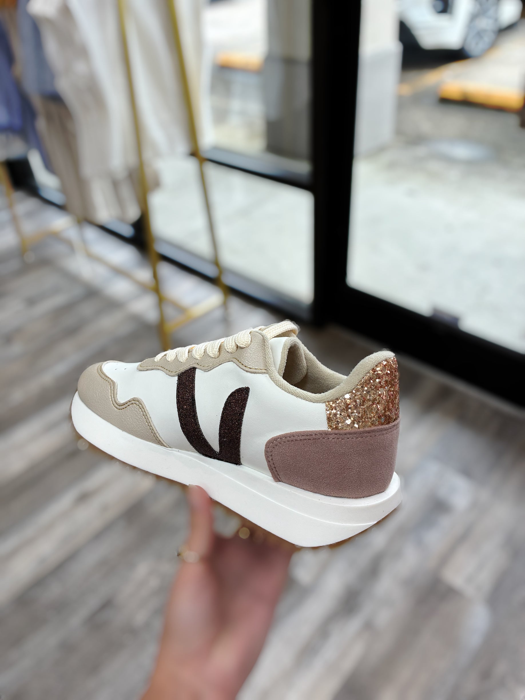 ACE SNEAKER