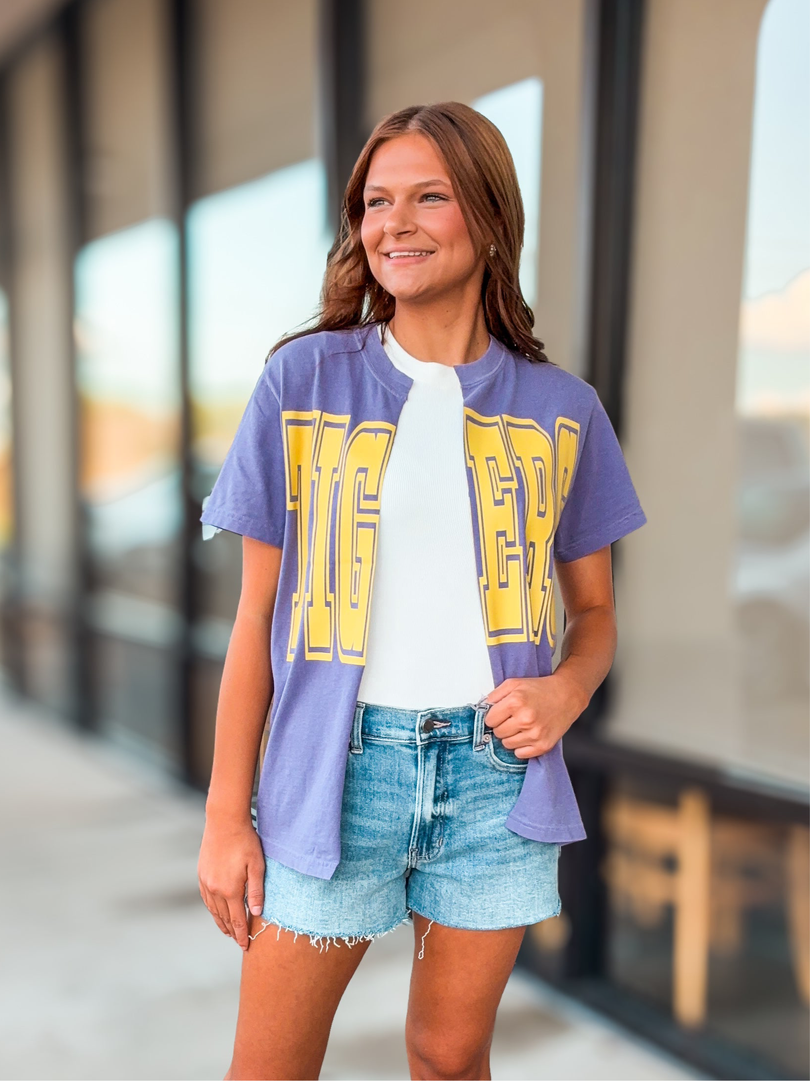 TIGERS CUT TEE