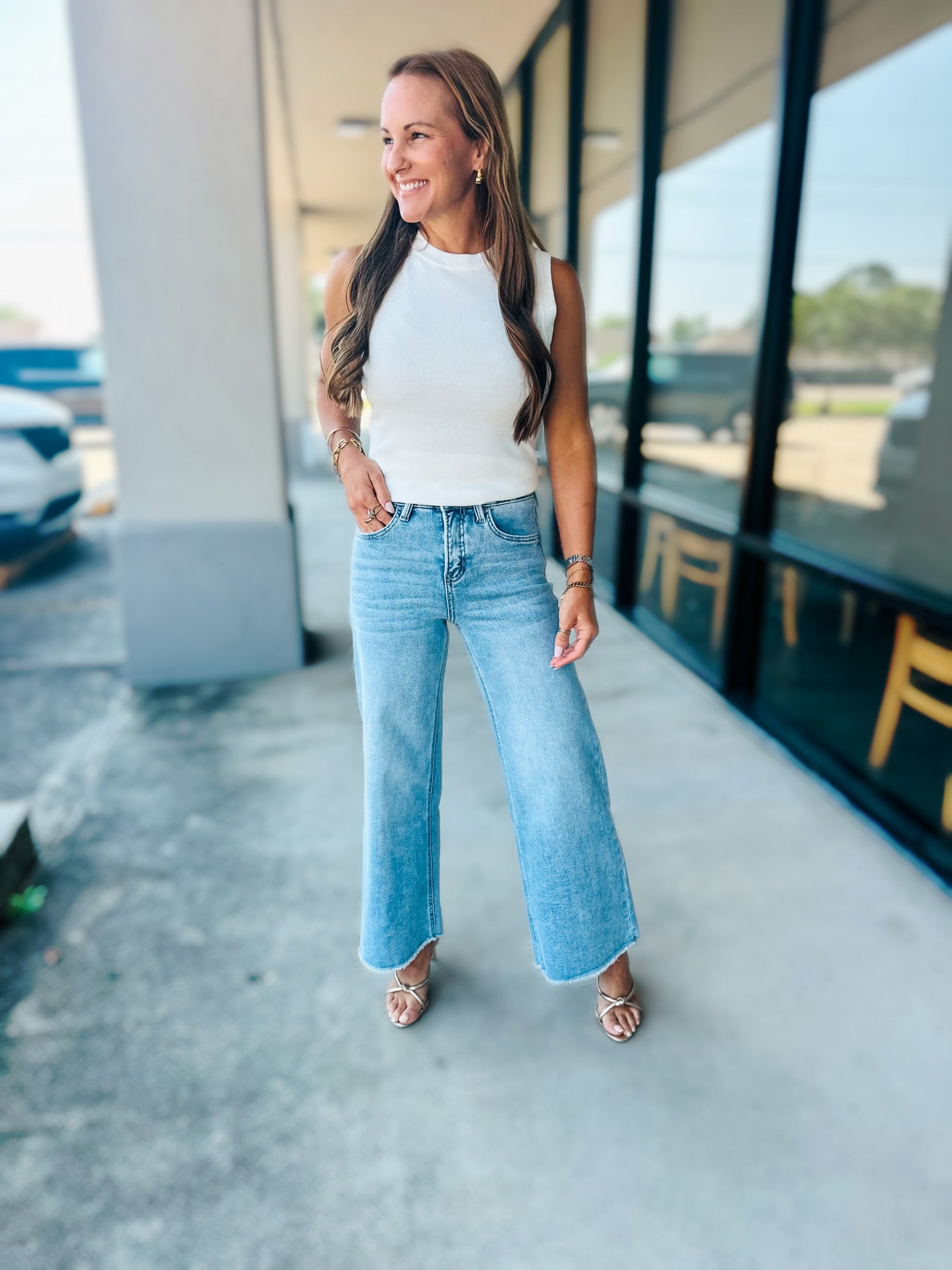 RESILIENT HIGH-RISE JEANS