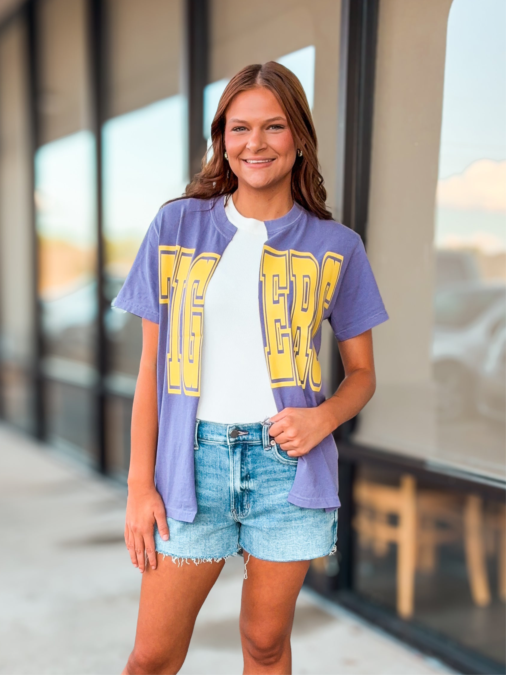 TIGERS CUT TEE