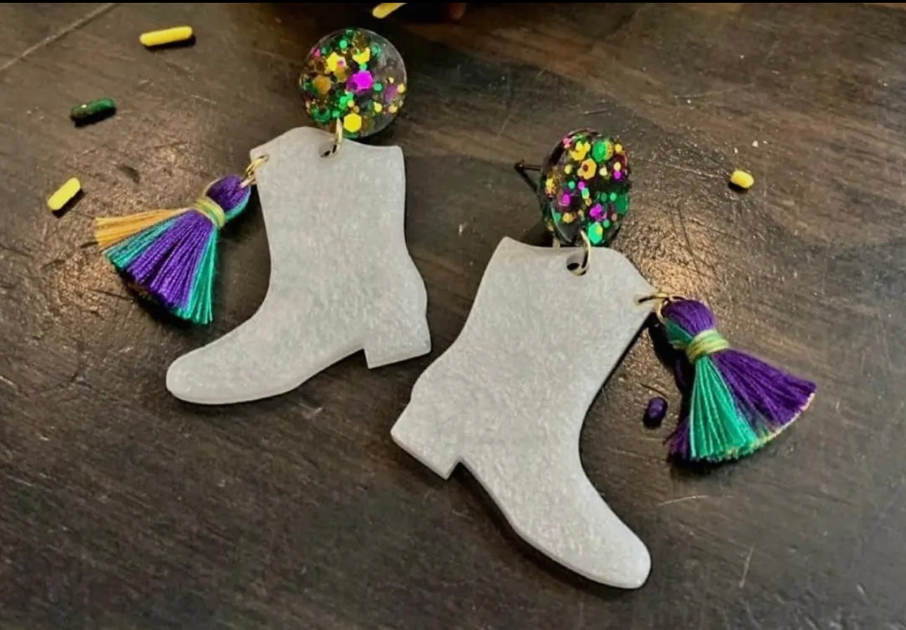 MARCHING BOOT GLITTER EARRING