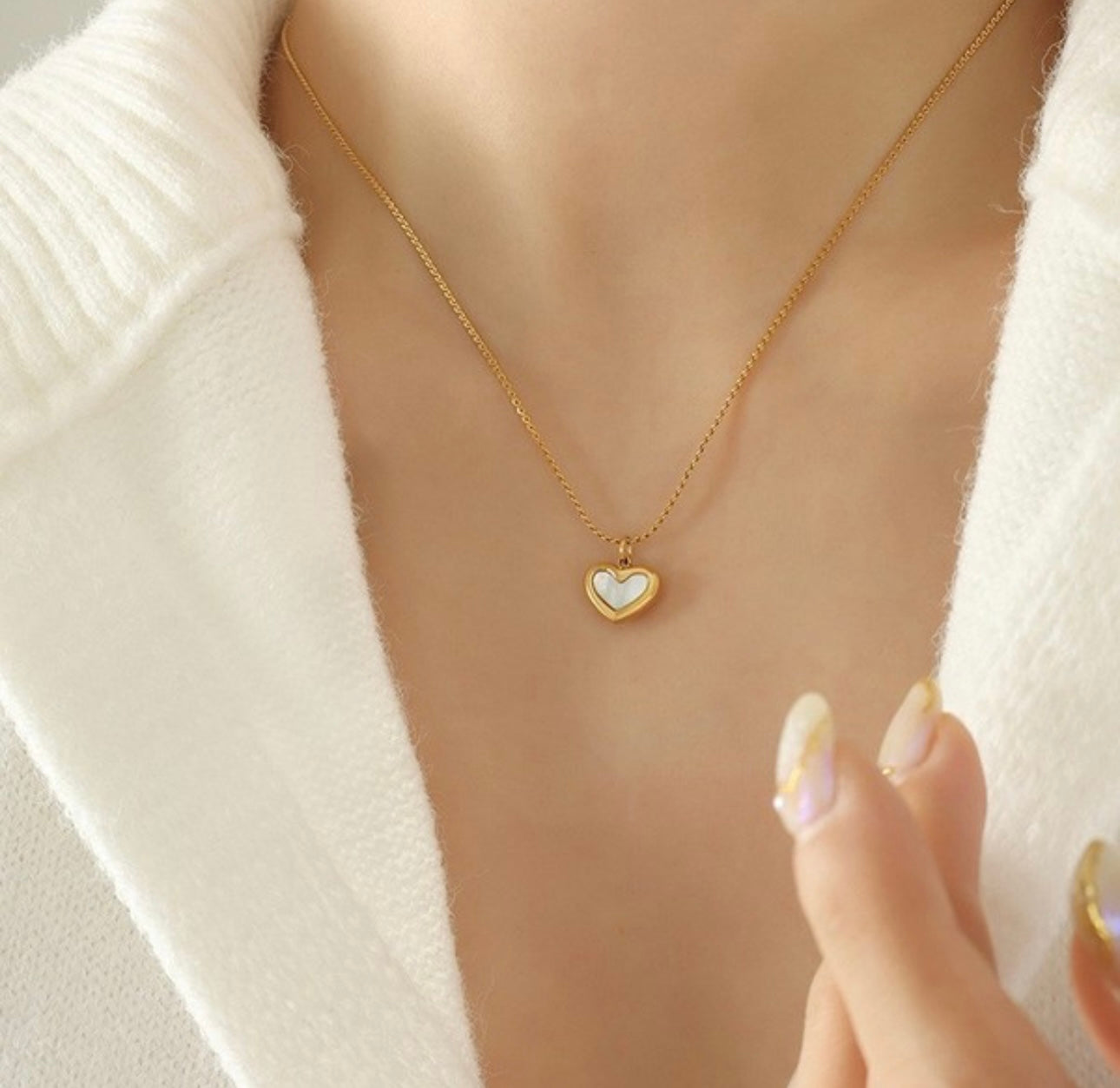JOSS HEART NECKLACE