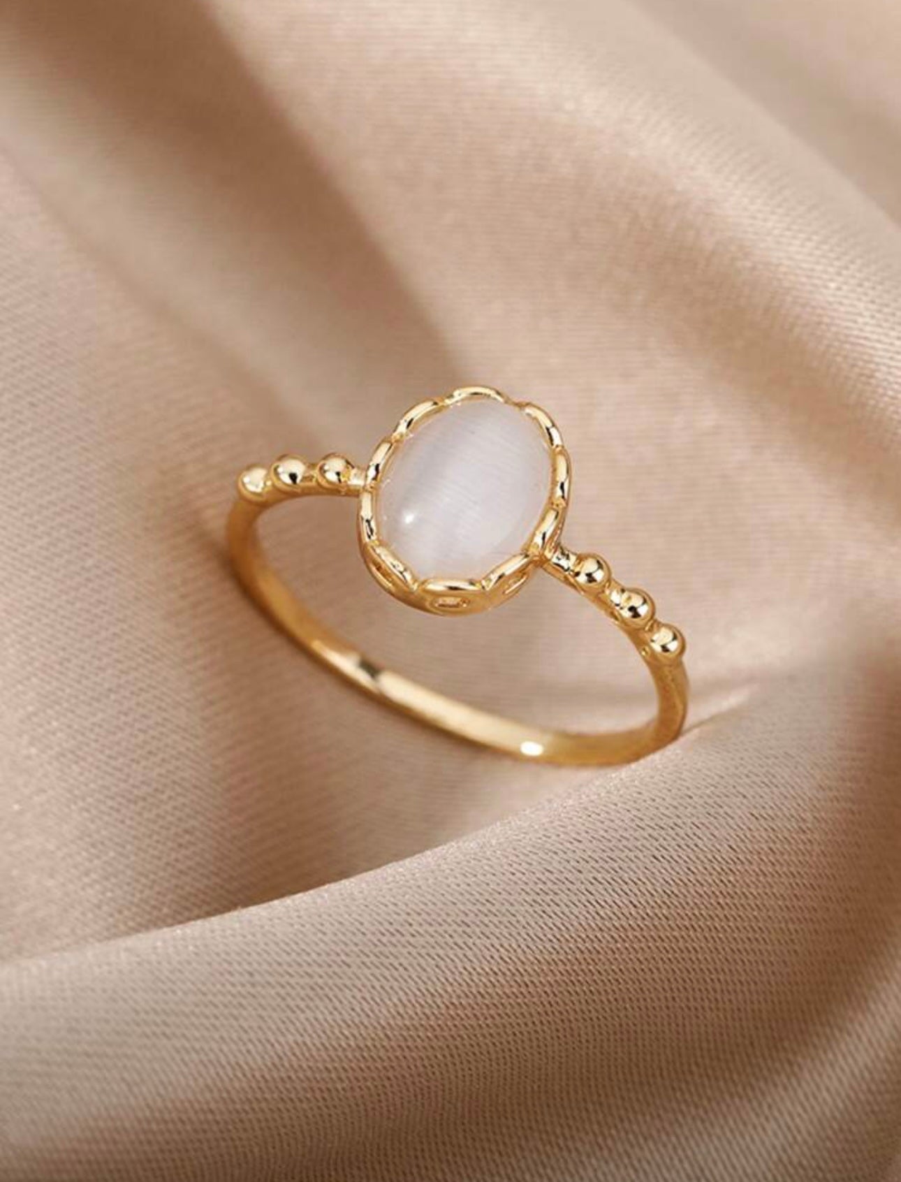 OVAL RING