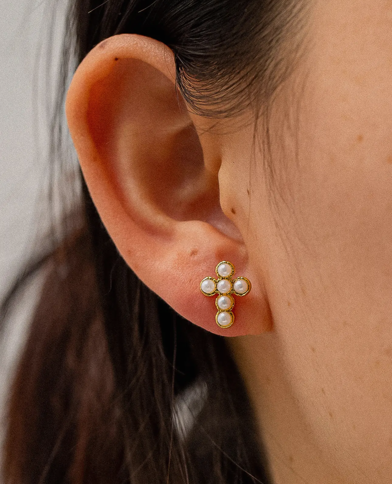 TELO PEARL CROSS STUD