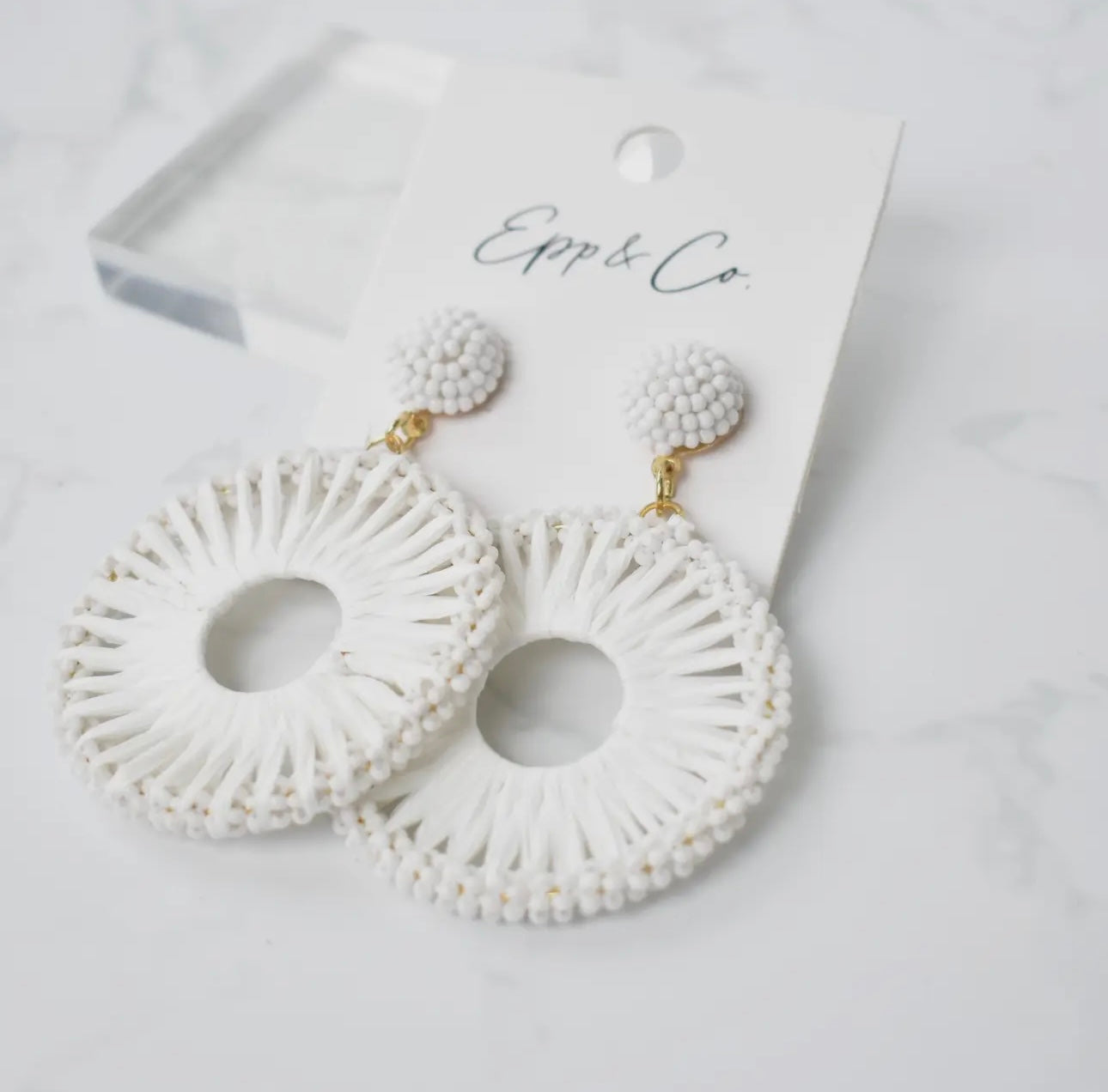 RAFFIA CIRCLE DROPS