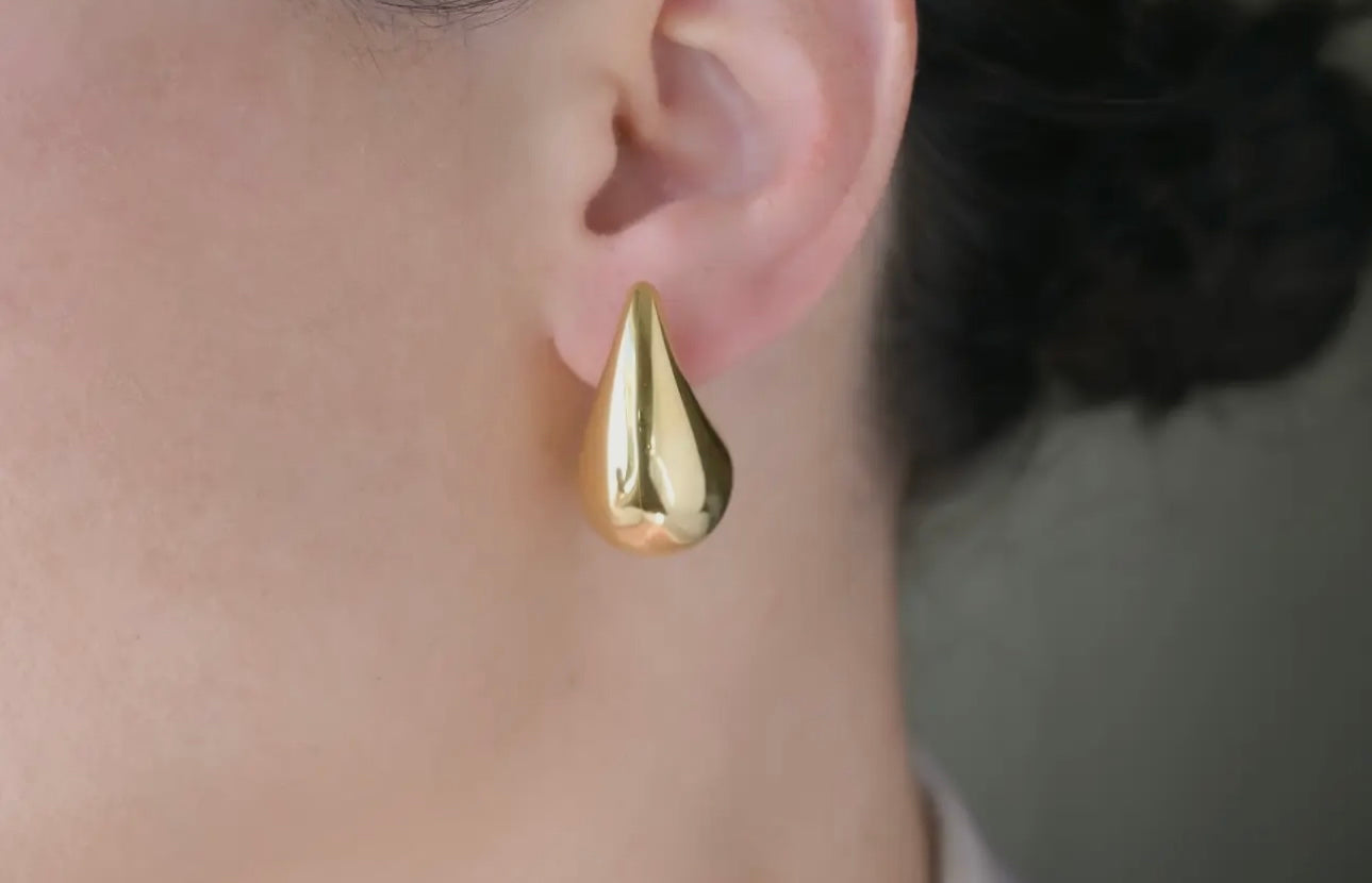 TEAR DROP STUD EARRINGS