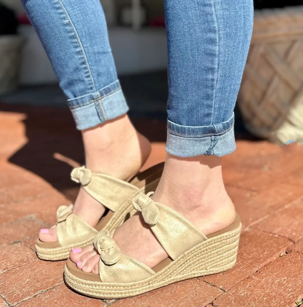 TIE THE KNOT SANDAL