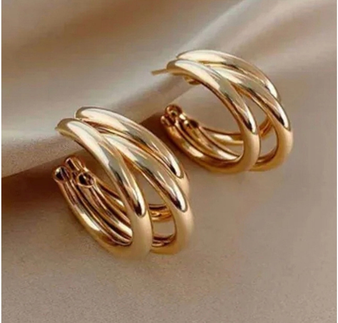 GOLDERN LAYERS HOOPS