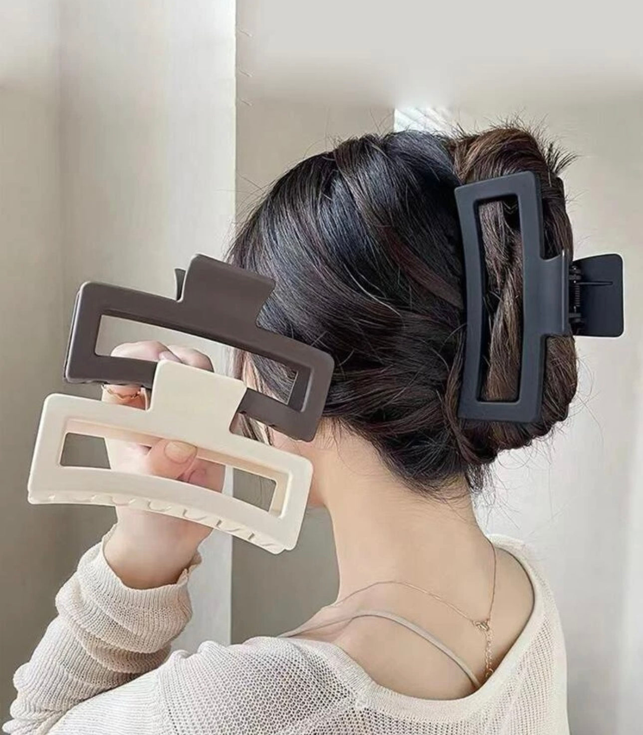 THE DANI HAIR CLIP