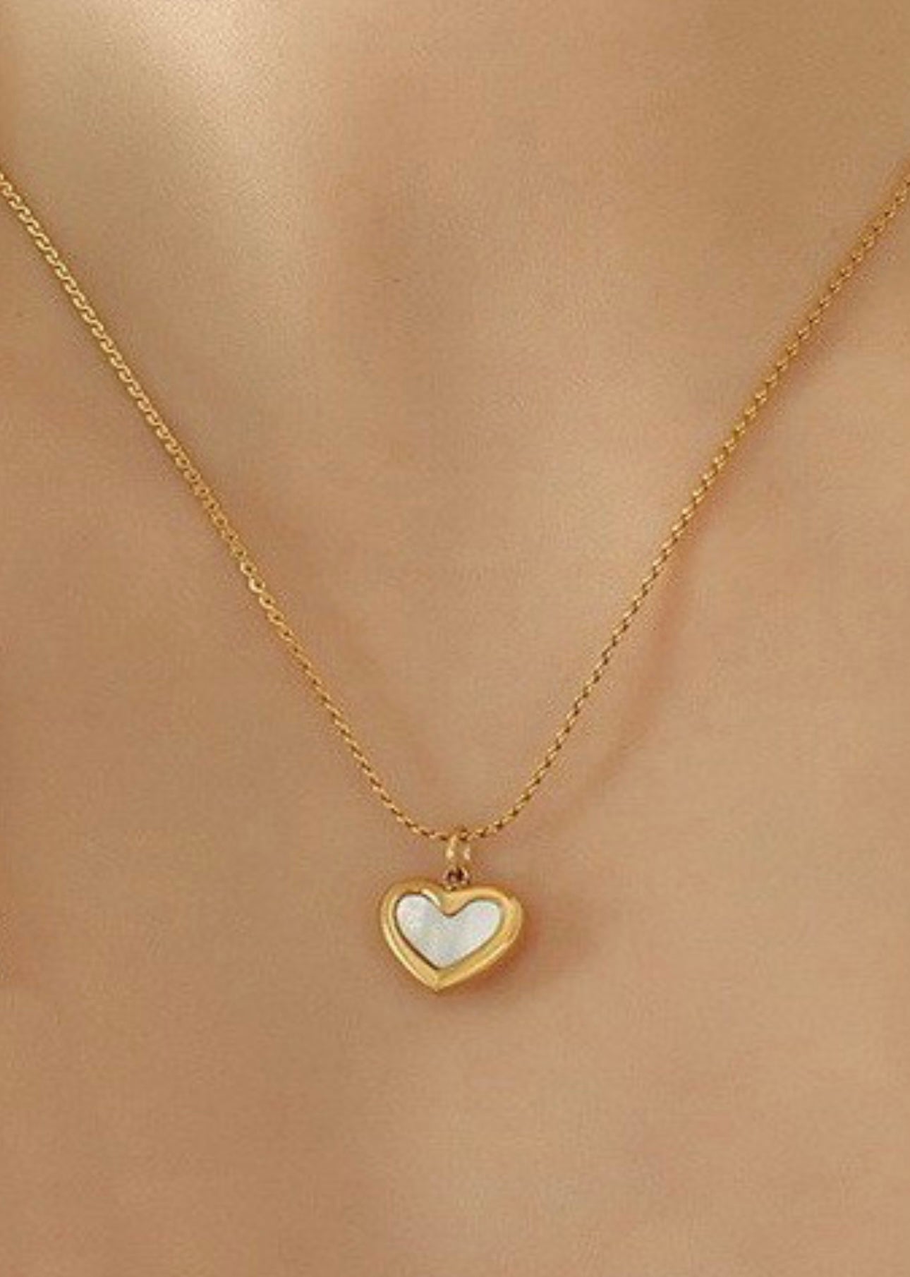 JOSS HEART NECKLACE