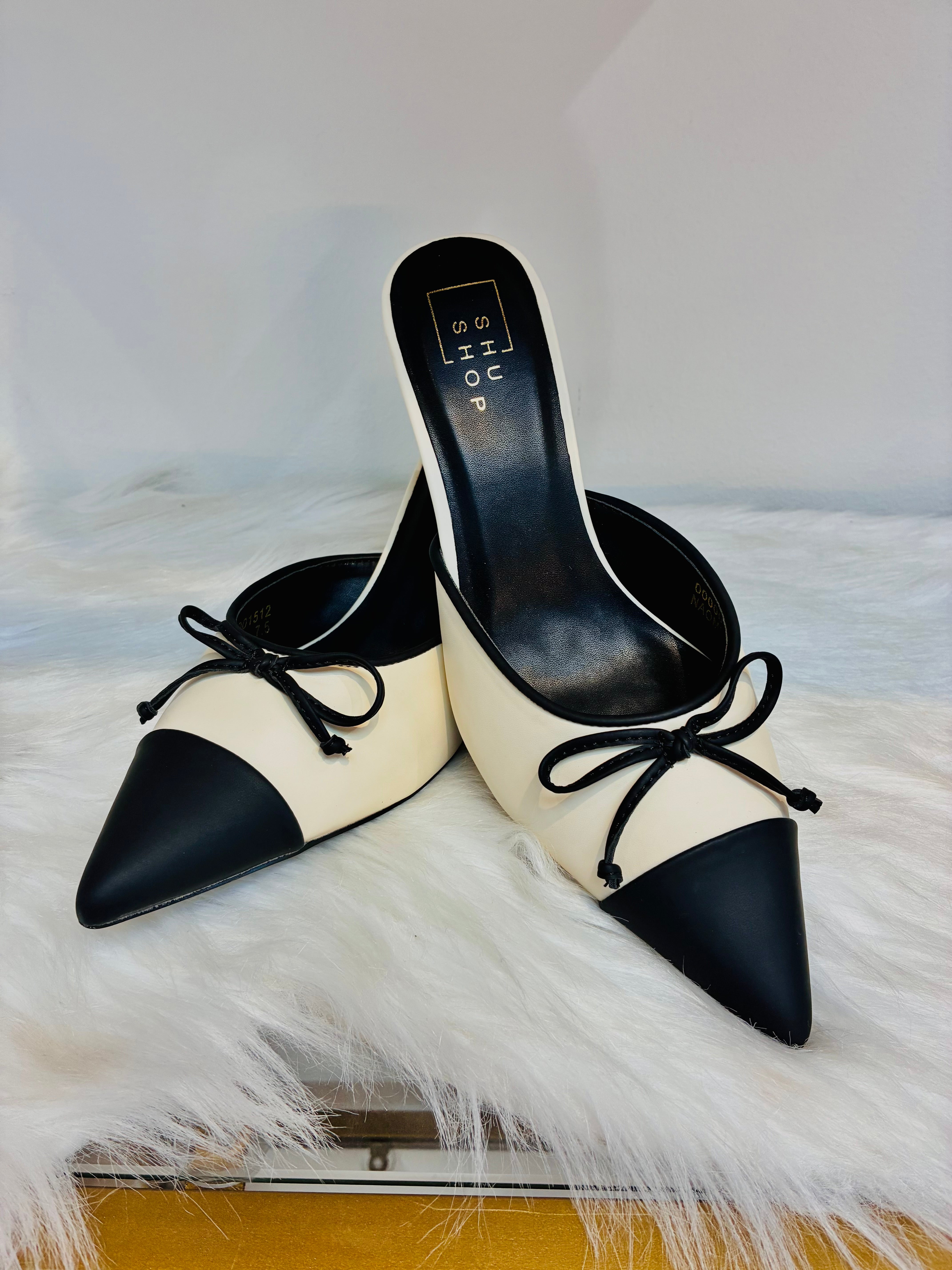 NAOMI BOW HEEL