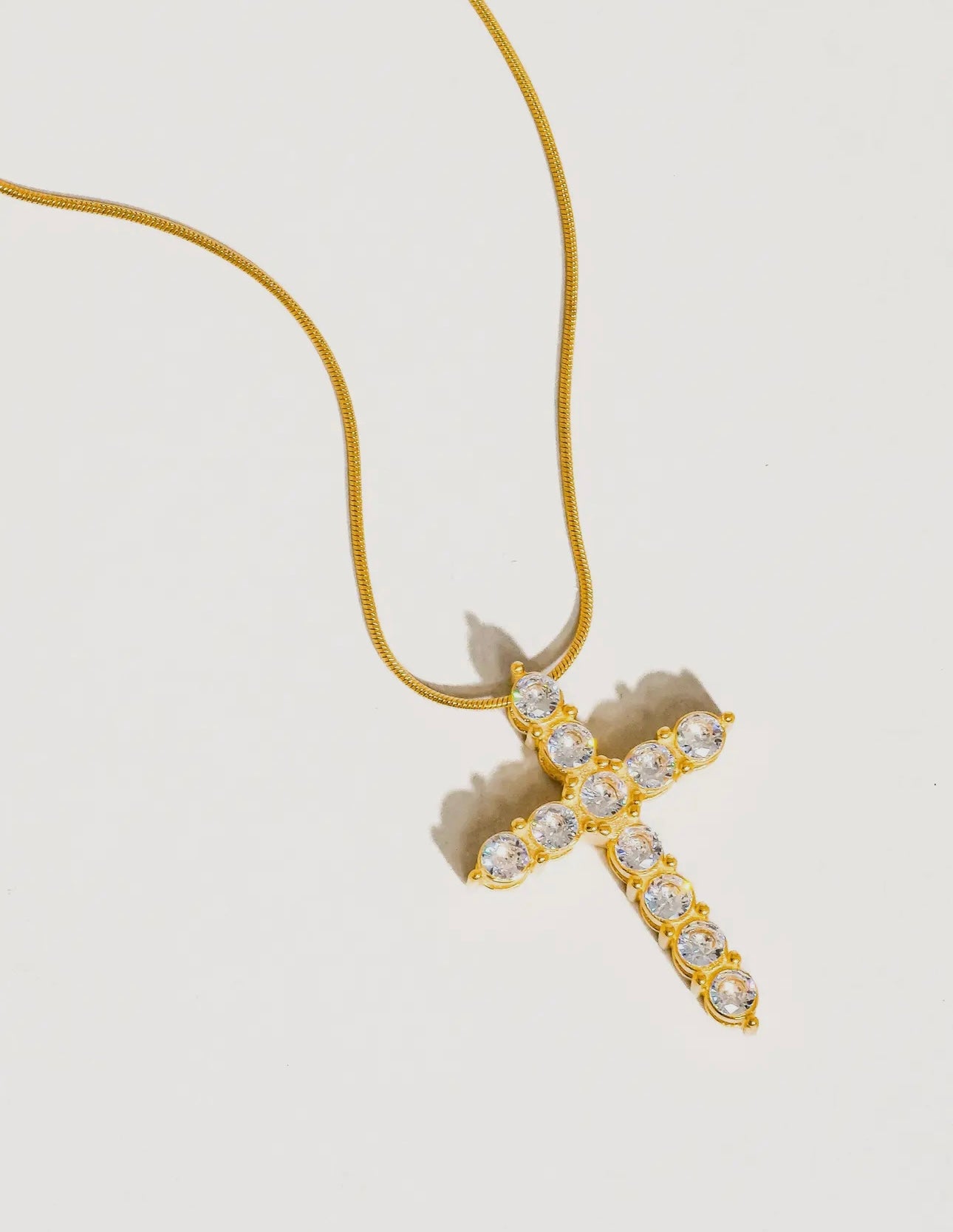 WR RAVEN CROSS NECKLACE