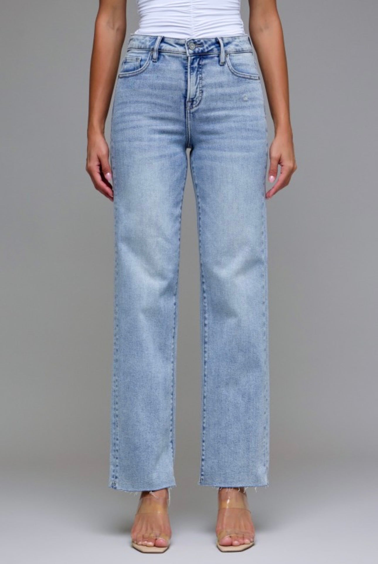 ELLA MEDIUM WASH STRAIGHT LEG JEAN