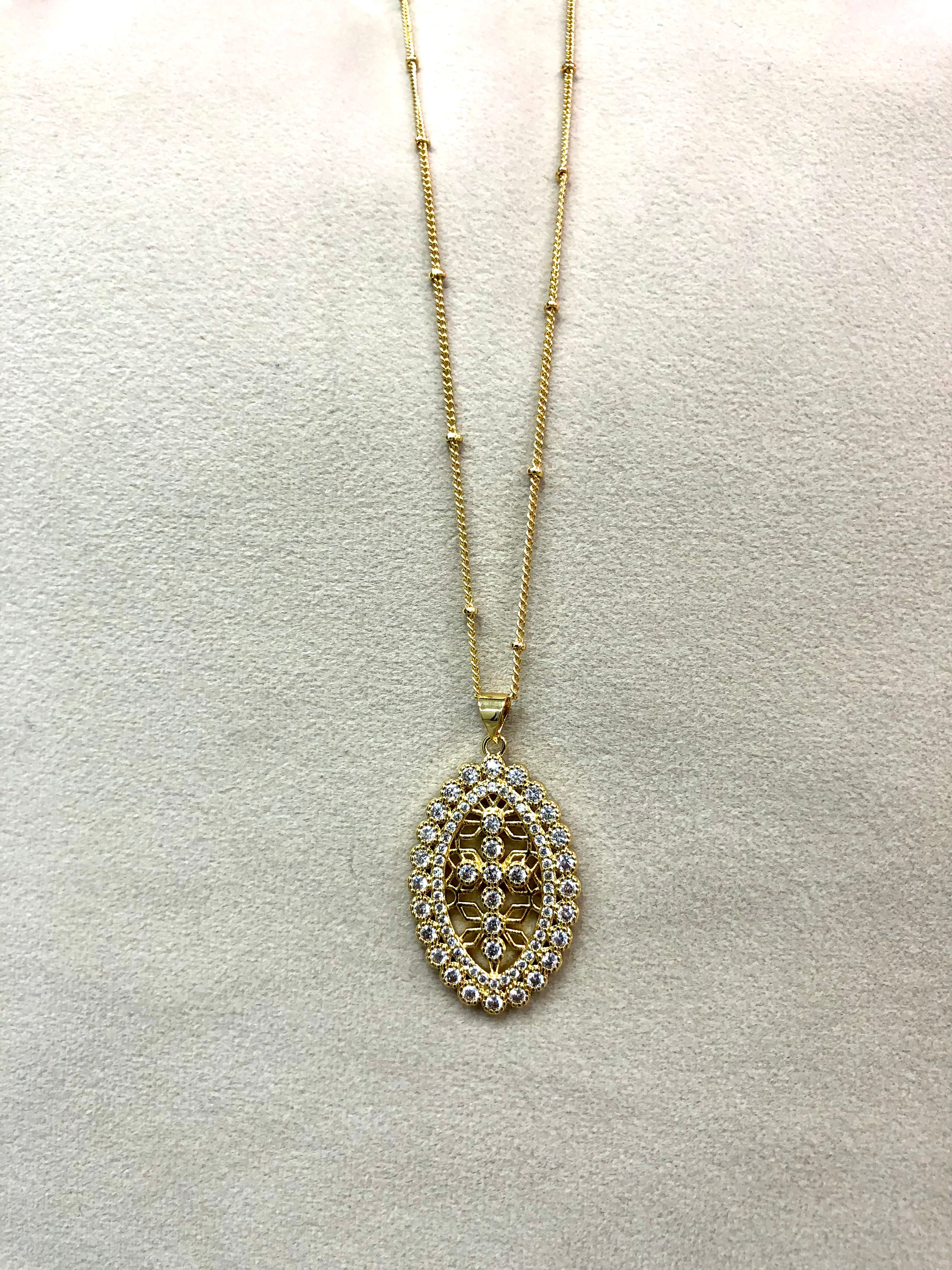 LK GRACE MEDALLION NECKLACE